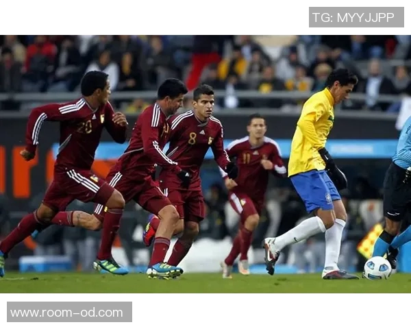 马斯切拉诺亲临迈阿密国际主场观战阿根廷对阵波多黎各精彩赛事